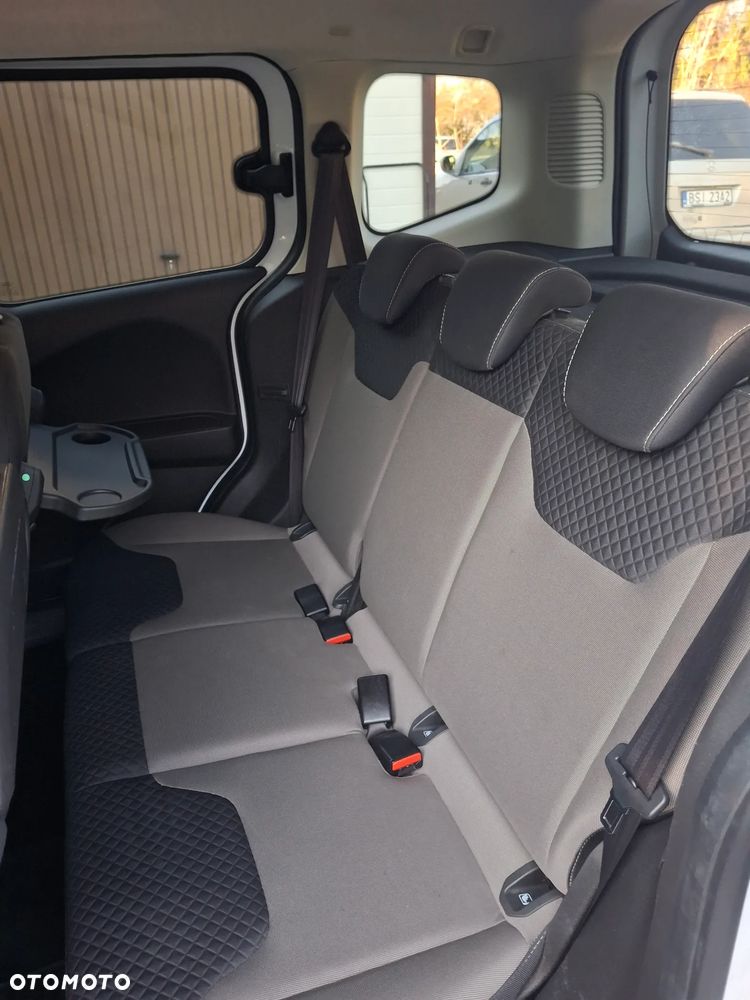 Ford Tourneo Courier 1.5 TDCi Trend - 13