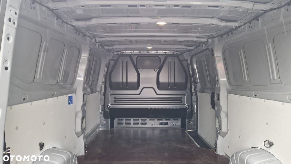 Volkswagen T7 Transporter - 10