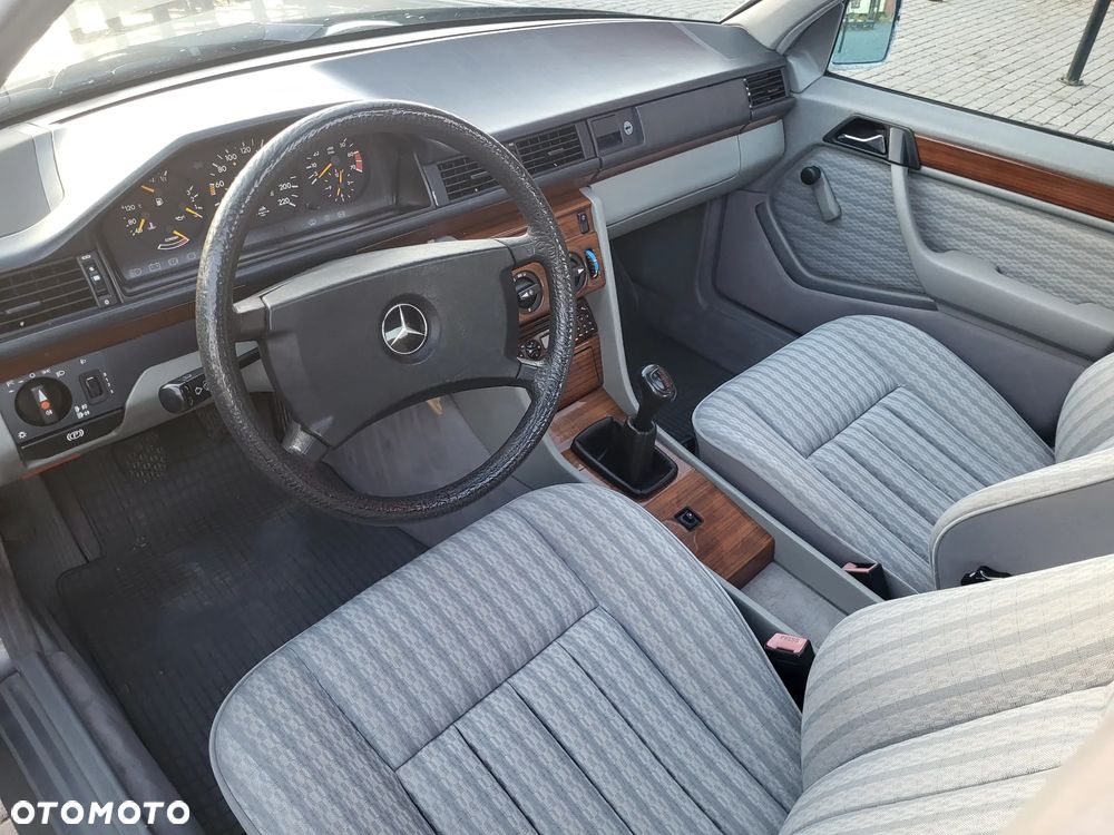 Mercedes-Benz W124 (1984-1993) - 20