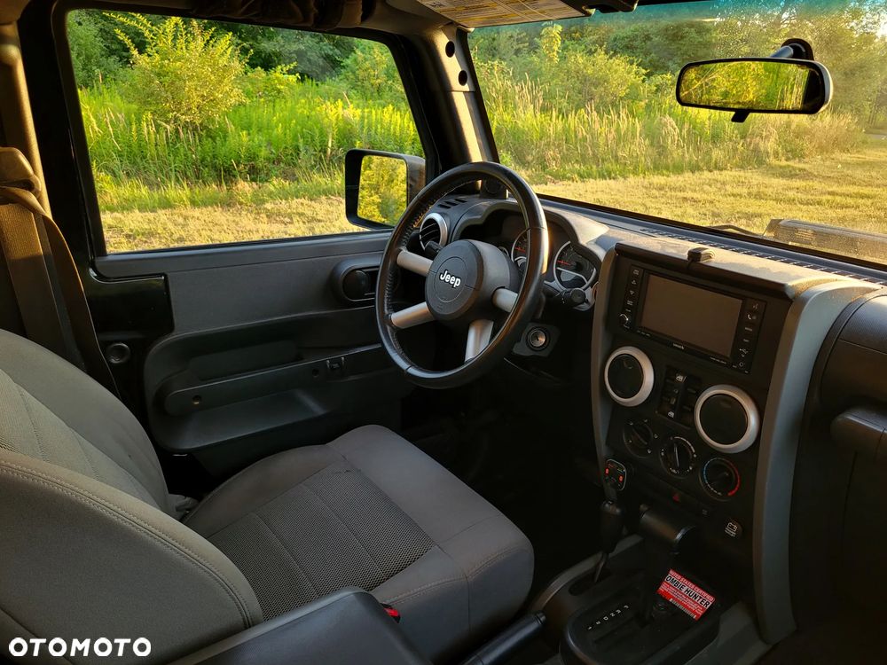 Jeep Wrangler Unlimited 3.8 Automatik Sahara - 25