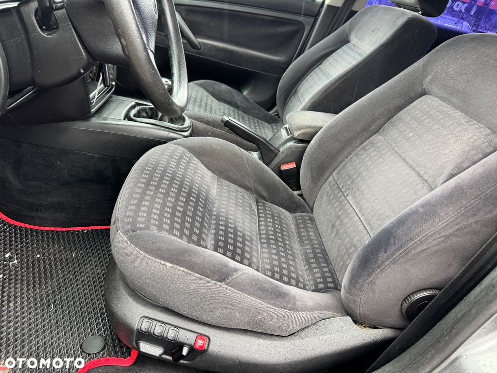 Volkswagen Passat 1.9 TDI Highline - 6