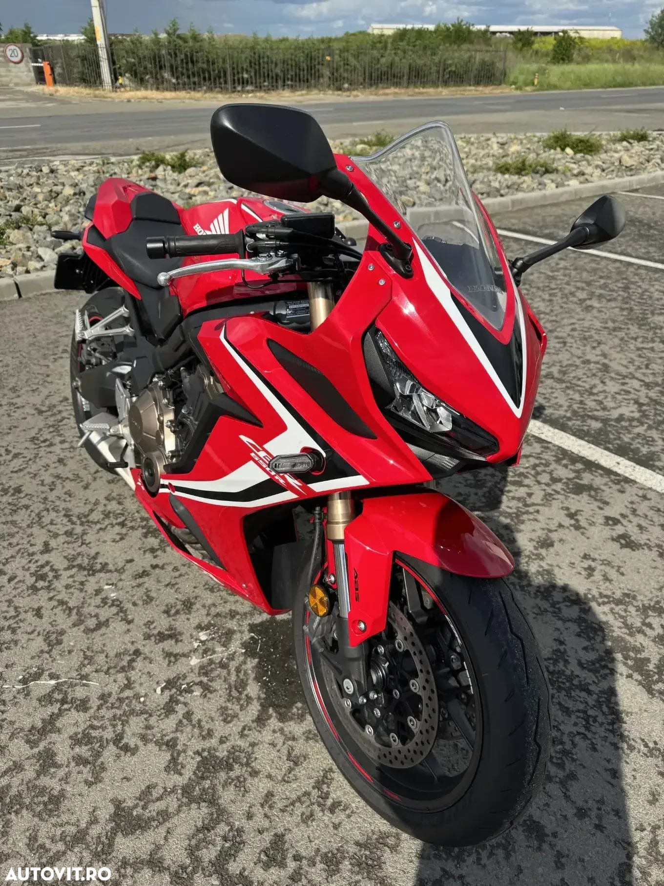 Honda CBR 650R - 28