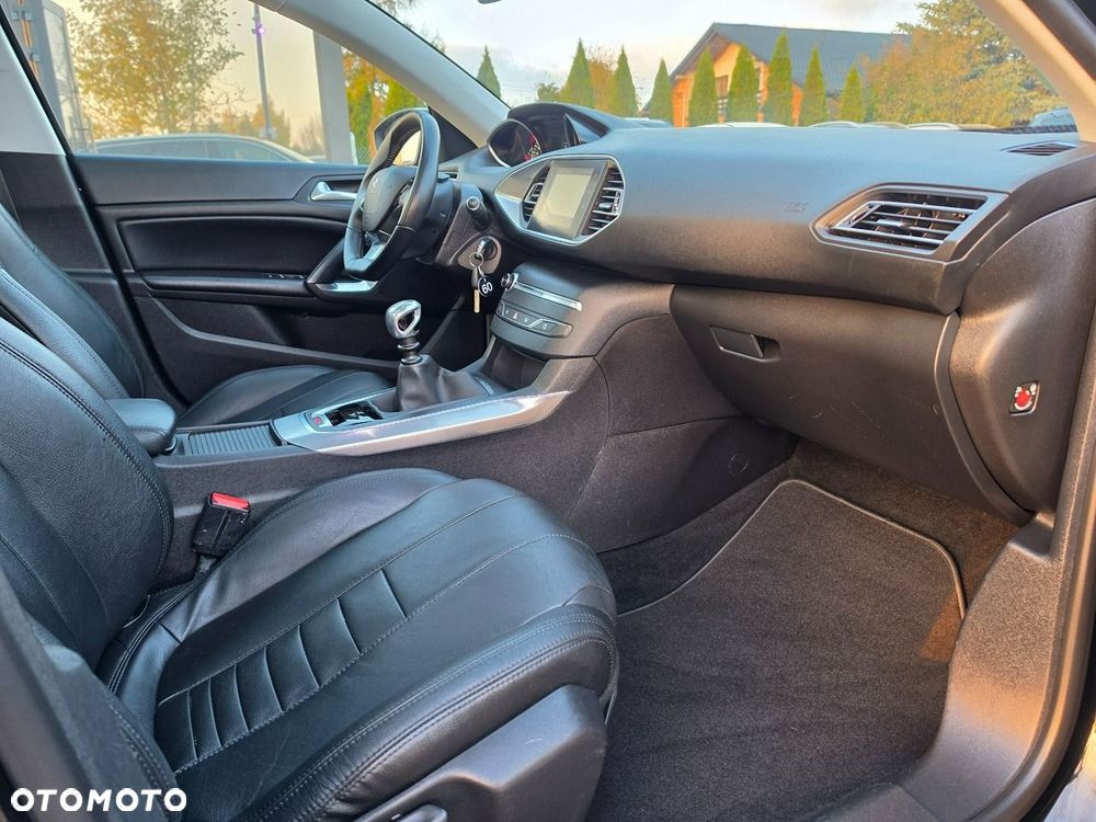 Peugeot 308 - 30