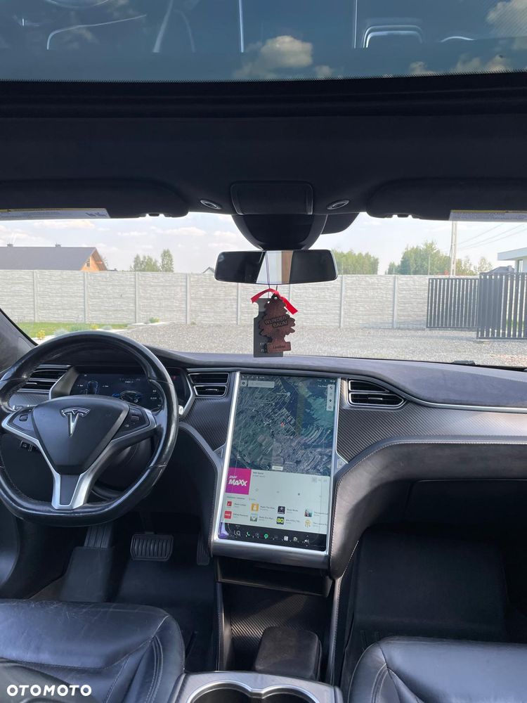 Tesla Model S - 7