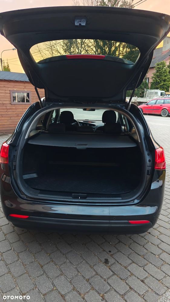Kia Ceed 1.6 CRDi 136 ISG Spirit - 11