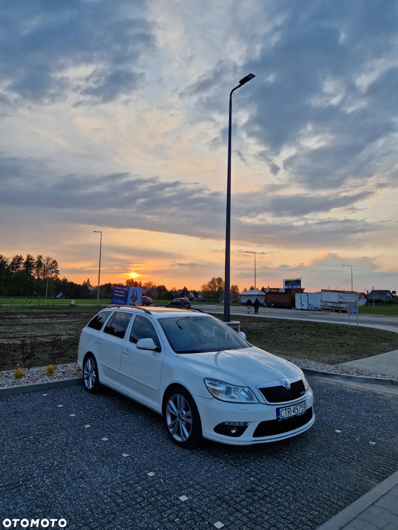 Skoda Octavia 2.0 TDI CR DPF DSG RS - 16