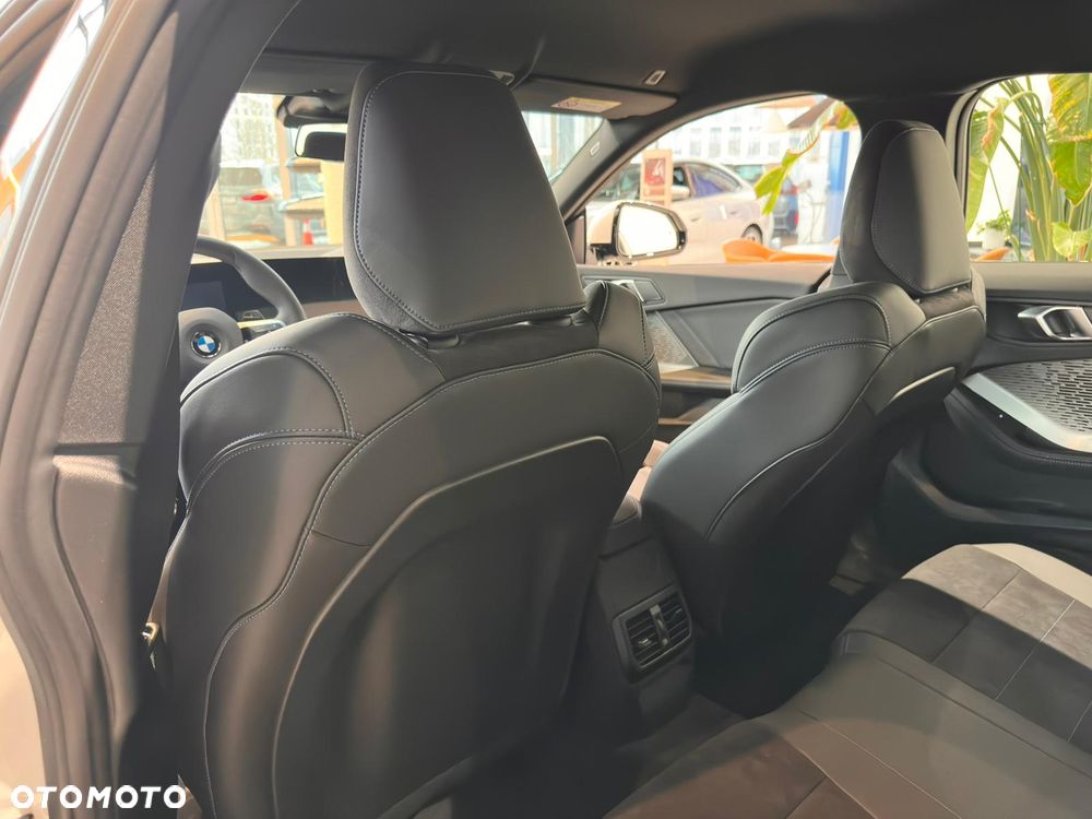 BMW Seria 2 220i mHEV - 22