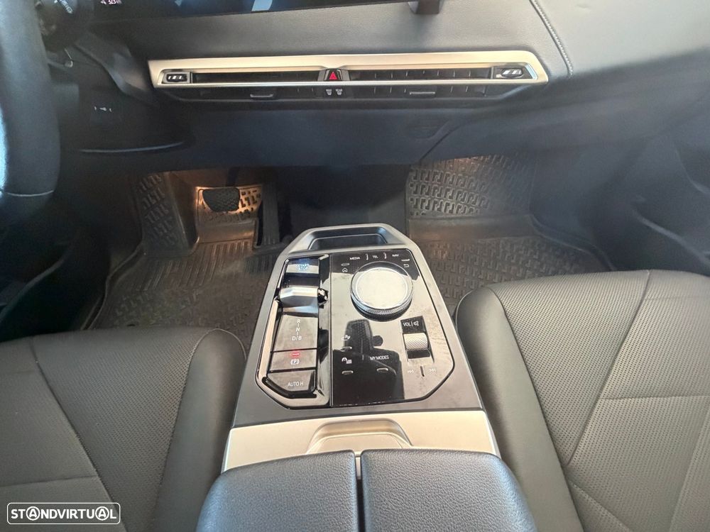 BMW iX xDrive 40 Pack Desportivo - 14