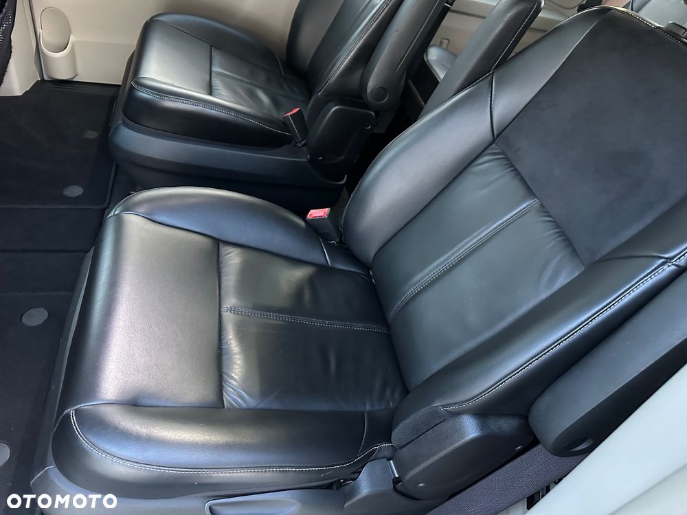 Chrysler Town & Country 3.6 Limited - 15