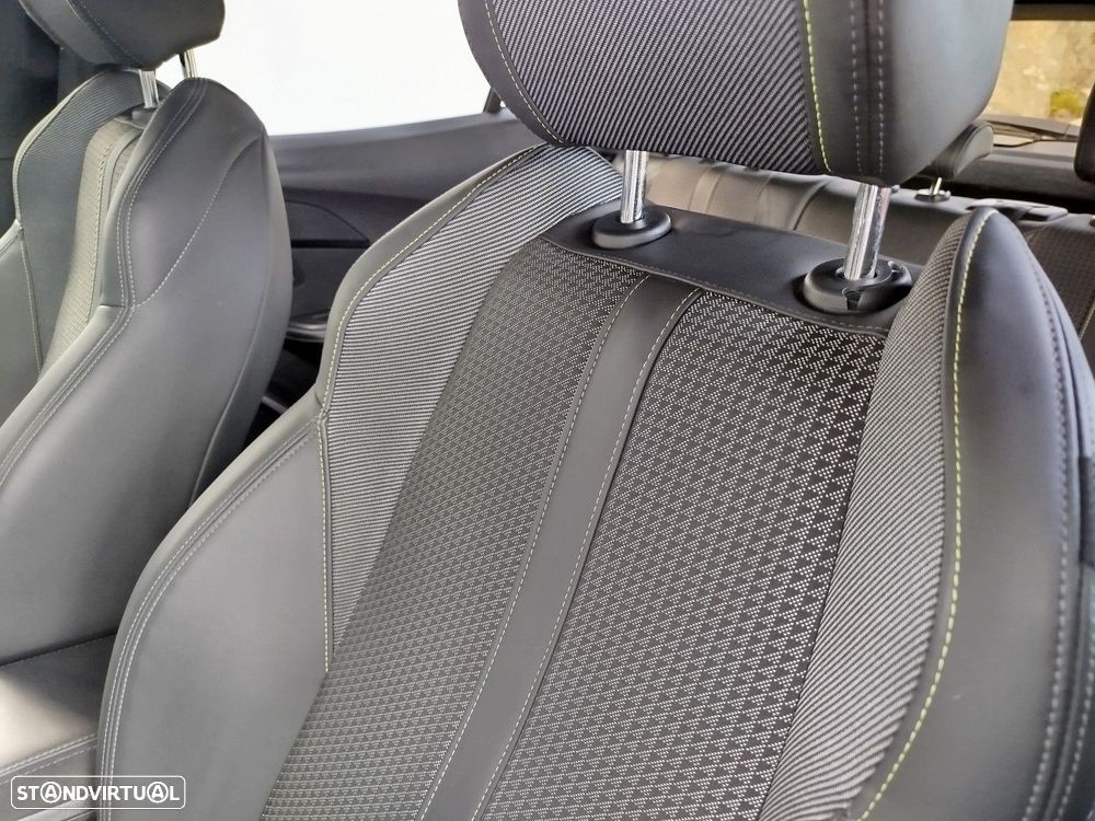 Peugeot 2008 1.2 PureTech GT Line - 19