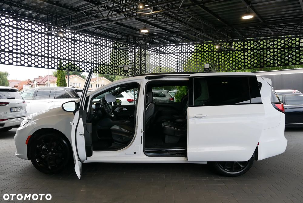 Chrysler Pacifica - 6