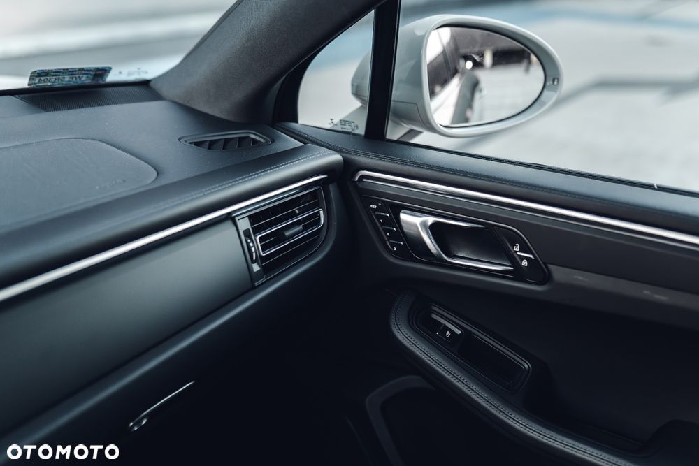 Porsche Macan Standard - 31