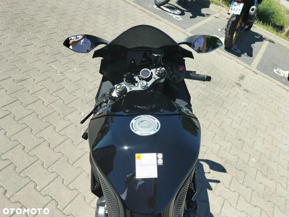 Yamaha R9 - 17