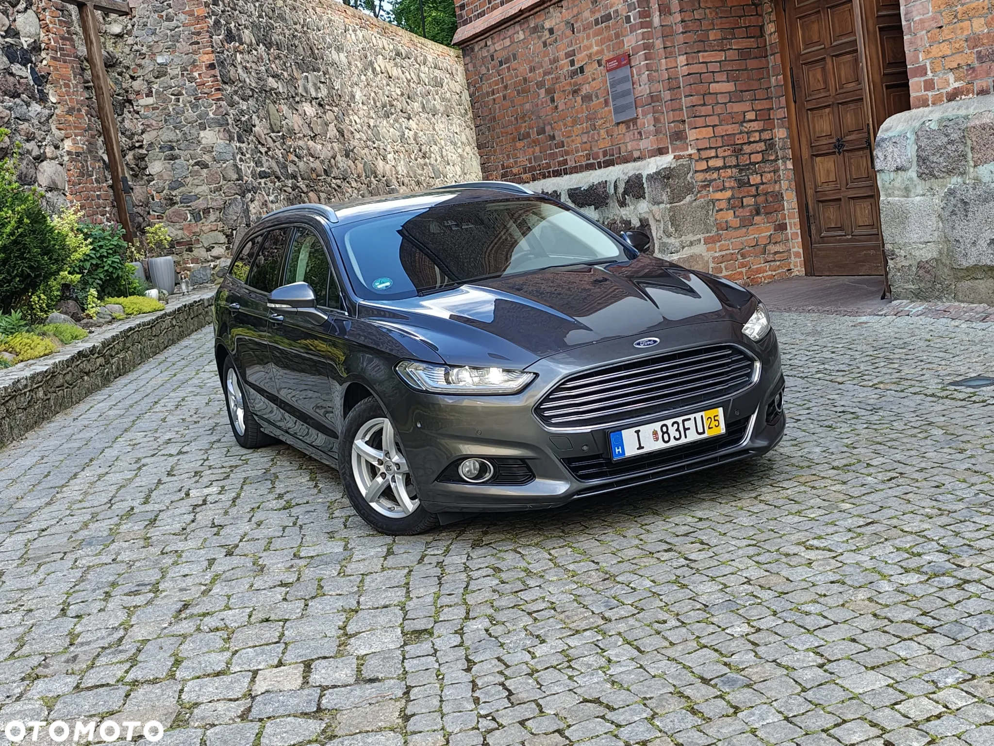 Ford Mondeo - 32