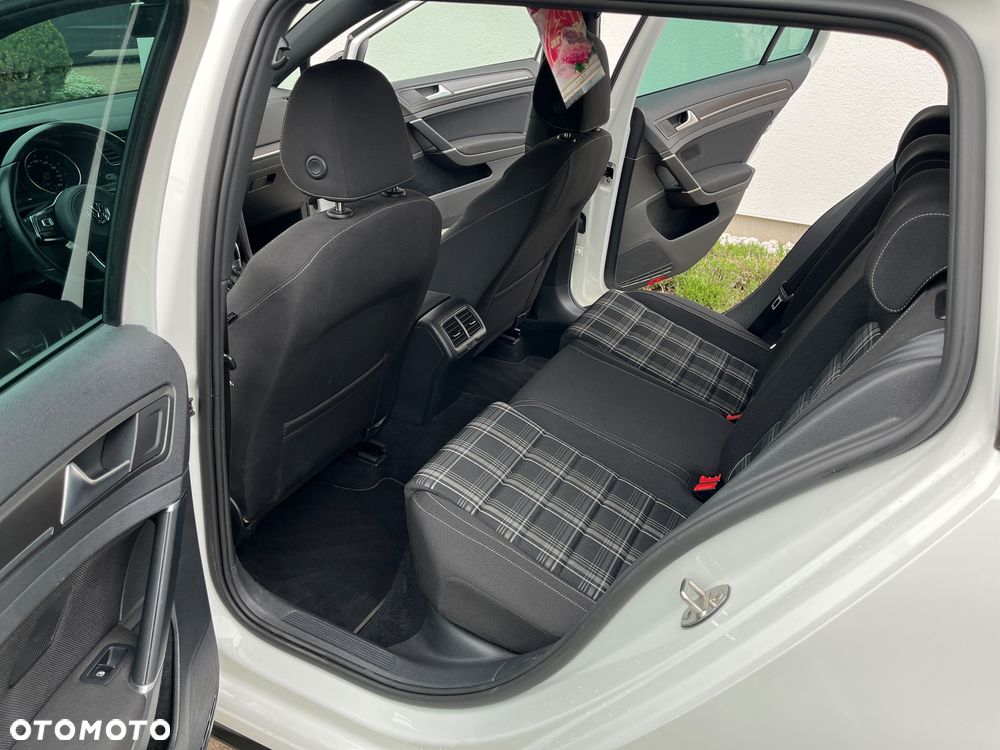 Volkswagen Golf GTD 2.0 TDI SCR DSG - 11