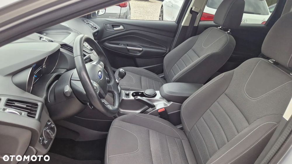 Ford Kuga 1.6 EcoBoost 2x4 Titanium - 12