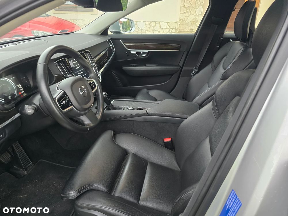 Volvo V90 D4 Momentum - 4