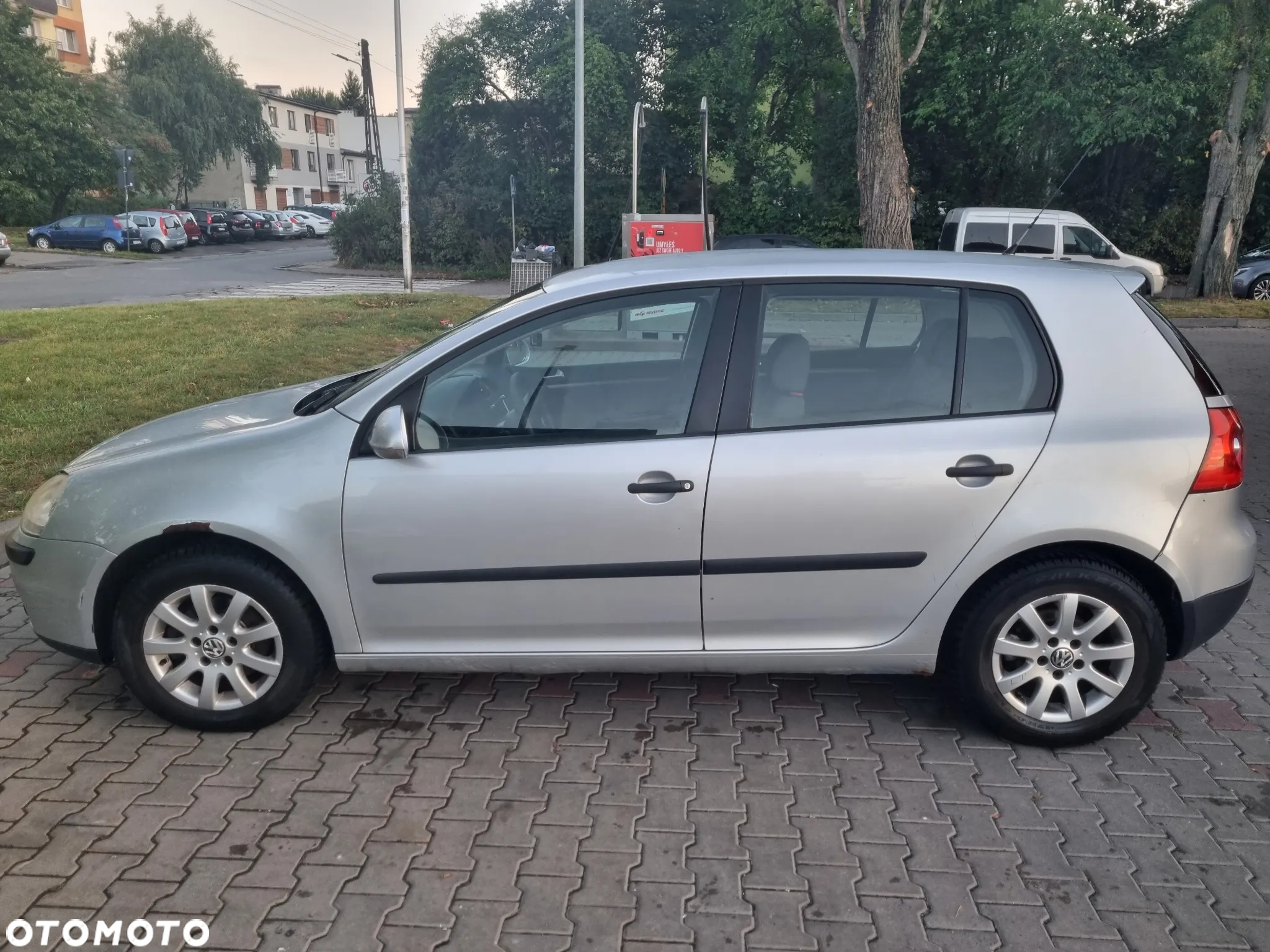 Volkswagen Golf V 2.0 SDI Comfortline - 11