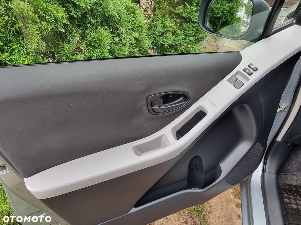 Toyota Yaris 1.3 VVT-i Cool - 8