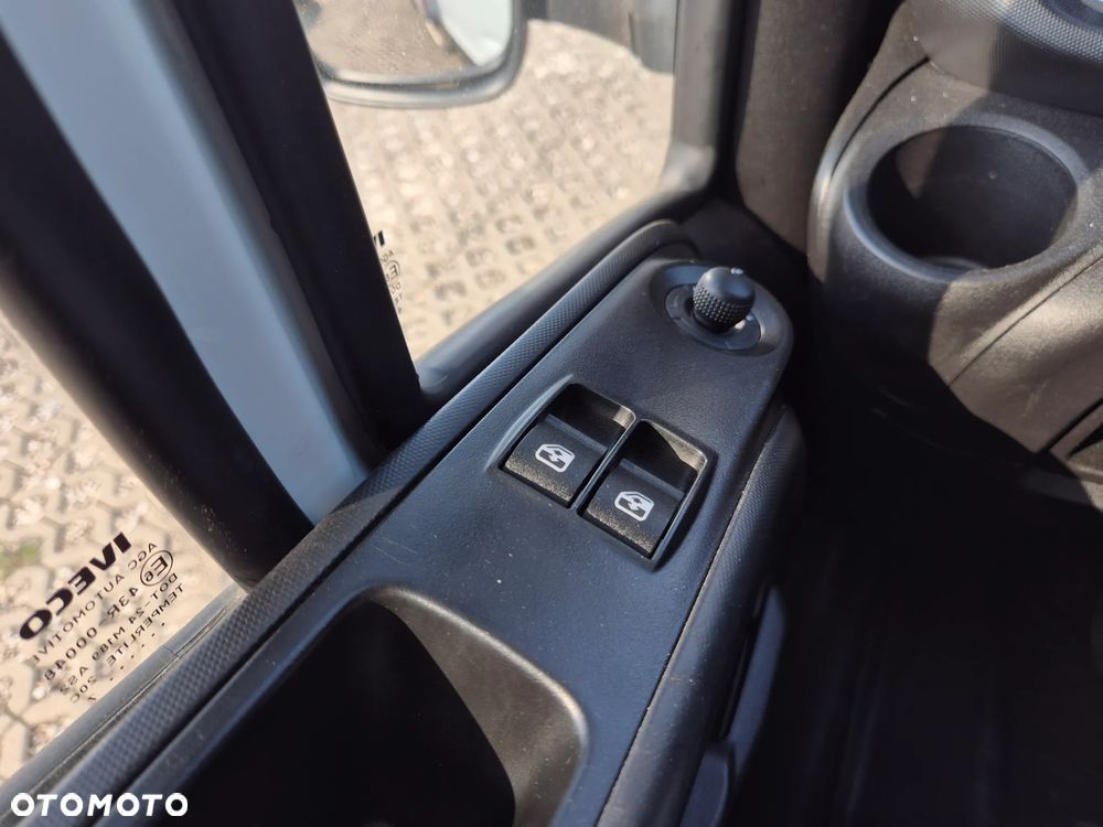 Iveco Daily 72C18 / 35C18 chłodnia XARIOS 600, hakówka, 3.0HPT, klimatyzacja - 9