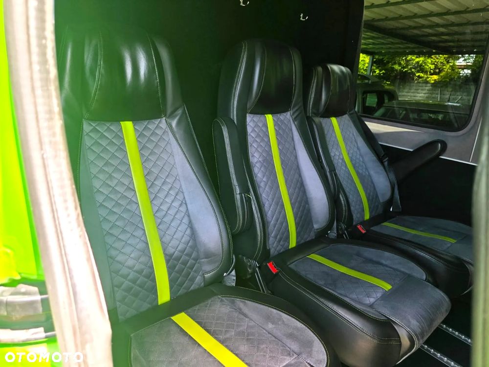 Mercedes-Benz Sprinter - 15