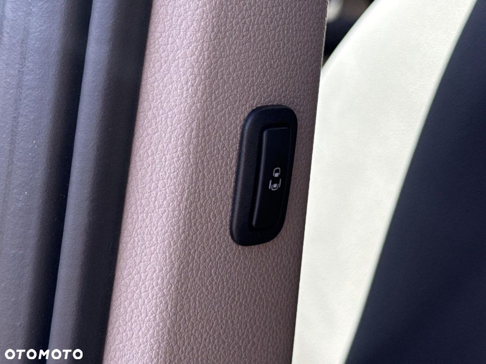 Volkswagen Multivan - 26