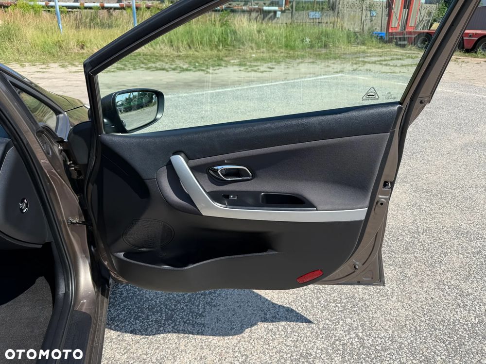 Kia Ceed 1.4 CVVT Dream Team Edition - 24