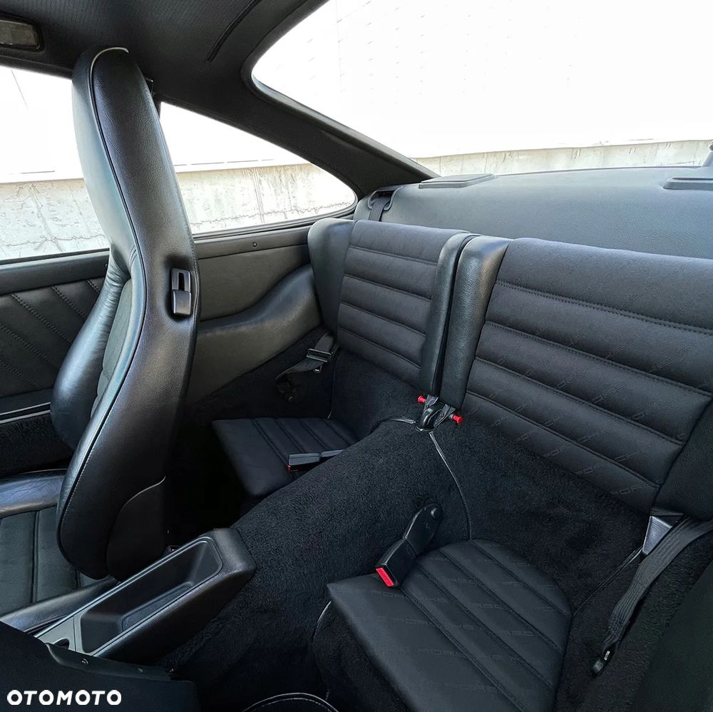 Porsche 911 Carrera 4 - 10
