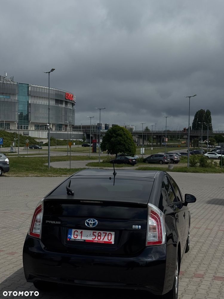Toyota Prius 1.8 Hybrid Premium - 4