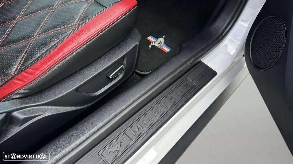 Ford Mustang 2.3i EcoBoost - 23
