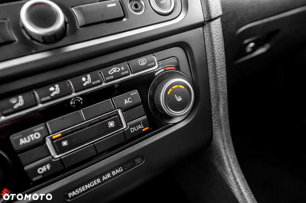 Volkswagen Golf 2.0 GTI DSG adidas - 35