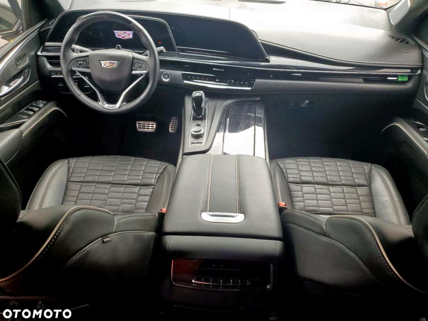 Cadillac Escalade - 9