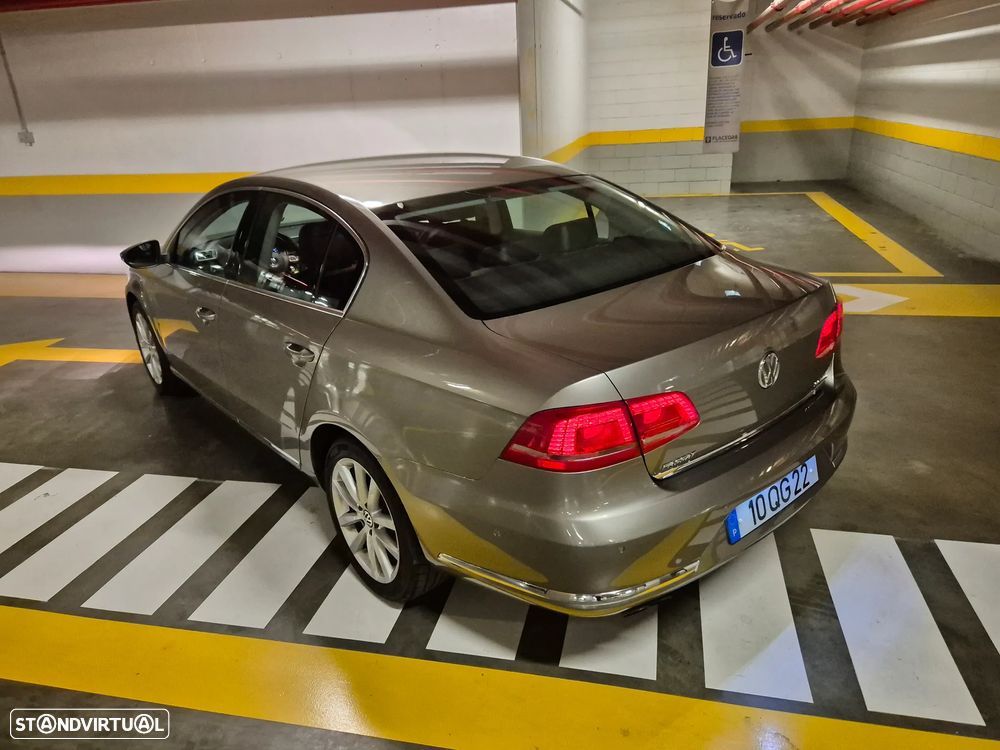 VW Passat 2.0 TDI BlueMotion Highline - 15