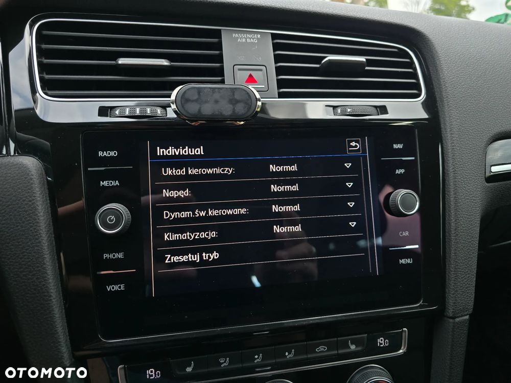 Volkswagen Golf 2.0 TDI SCR DSG Highline - 30