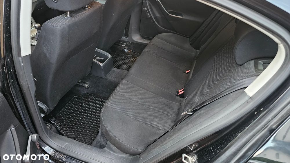 Volkswagen Passat 2.0 TDI Comfortline - 27
