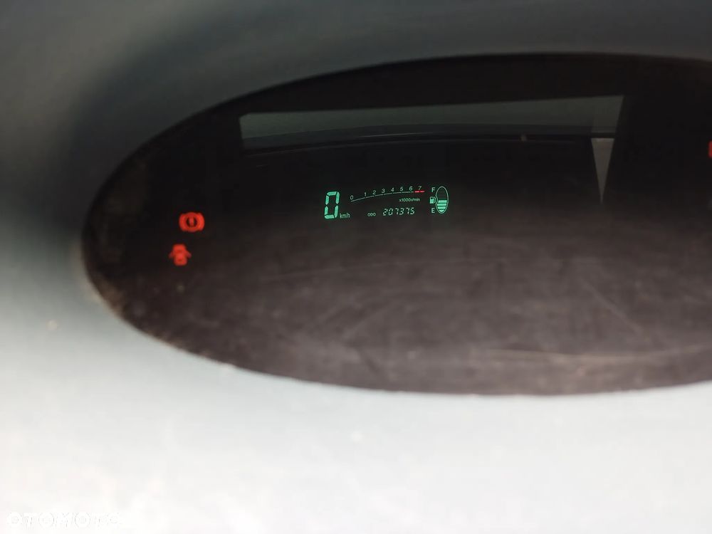 Toyota Yaris 1.0 Base - 8