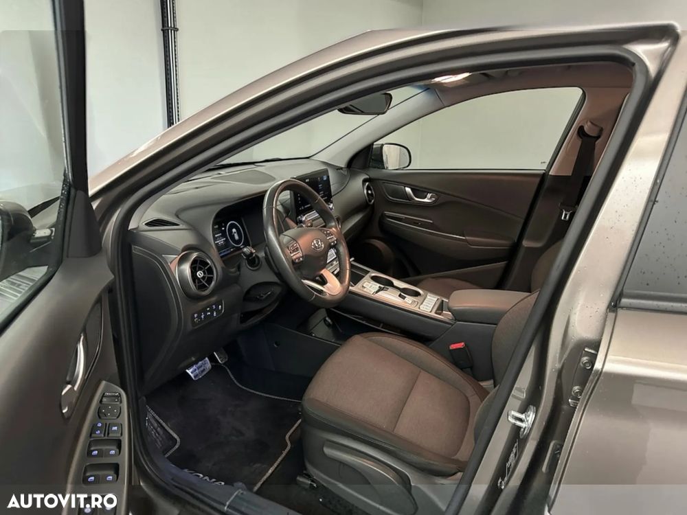 Hyundai KONA Premium - 8