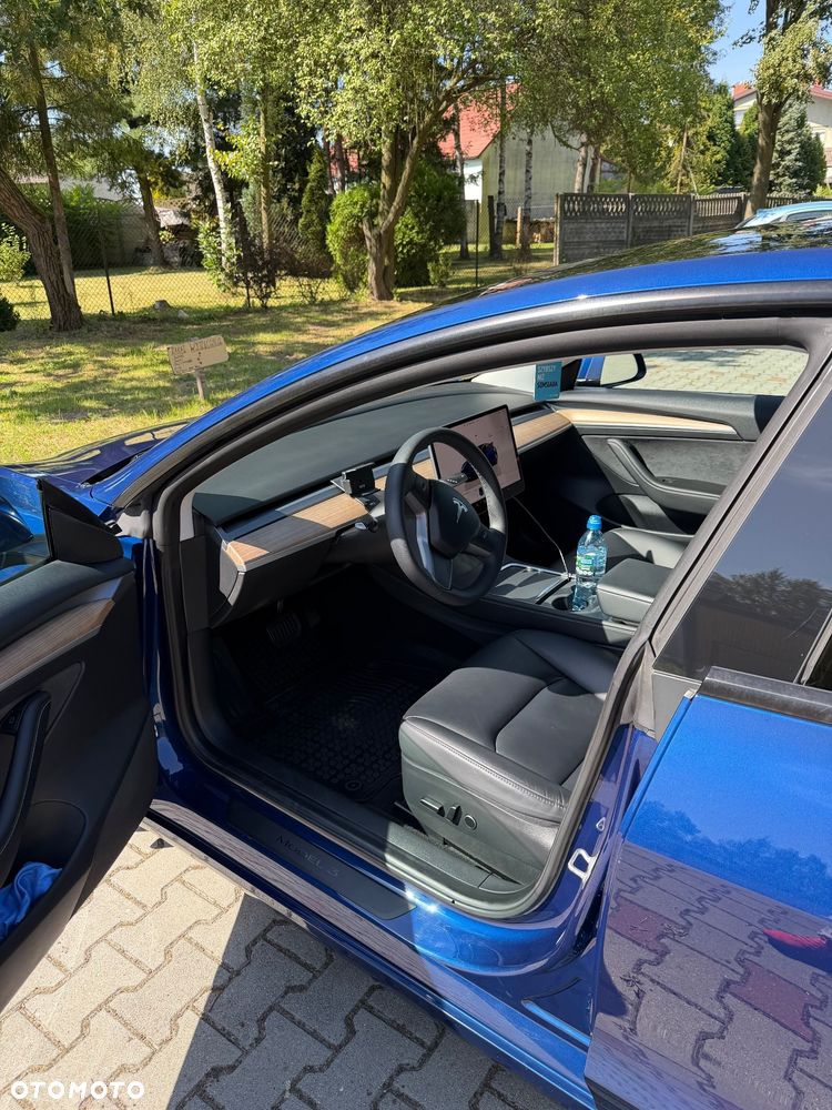 Tesla Model 3 - 10
