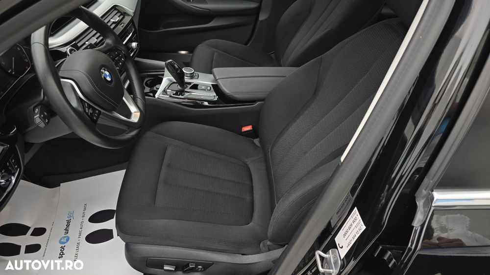 BMW Seria 5 530i xDrive AT MHEV - 12