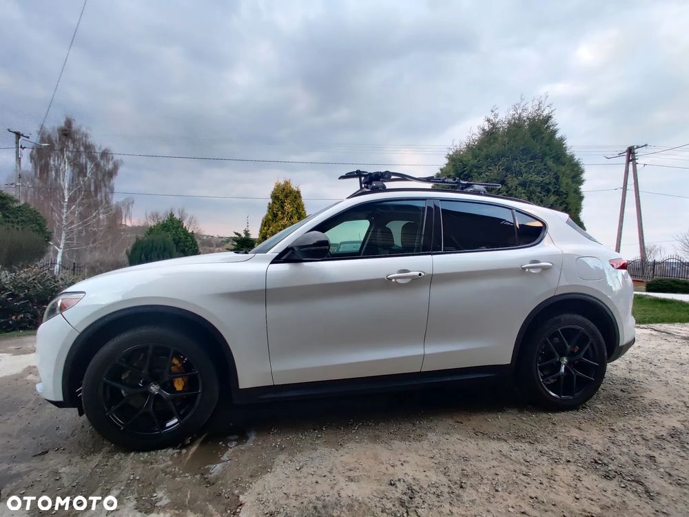 Alfa Romeo Stelvio - 4