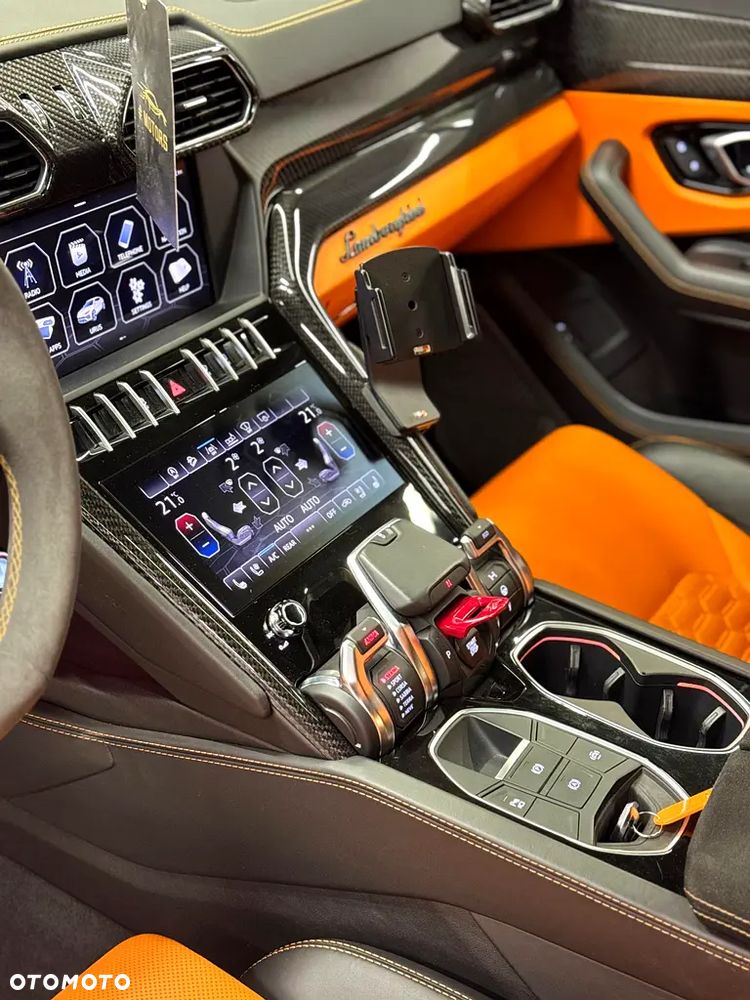 Lamborghini Urus Standard - 11