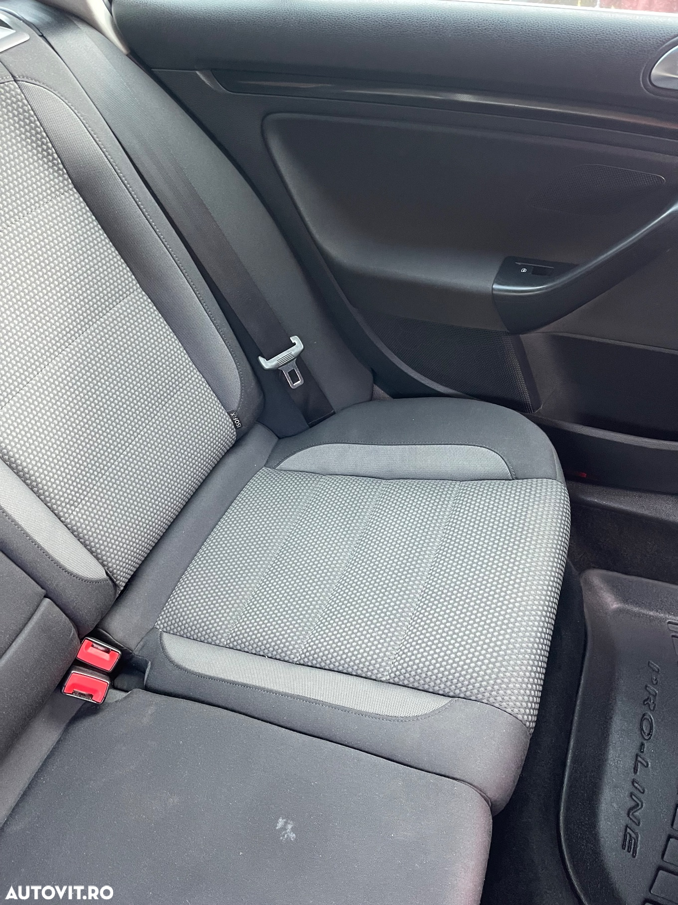 Volkswagen Golf 2.0 TDI Comfortline DSG - 10