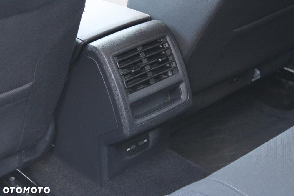 Volkswagen Golf - 31