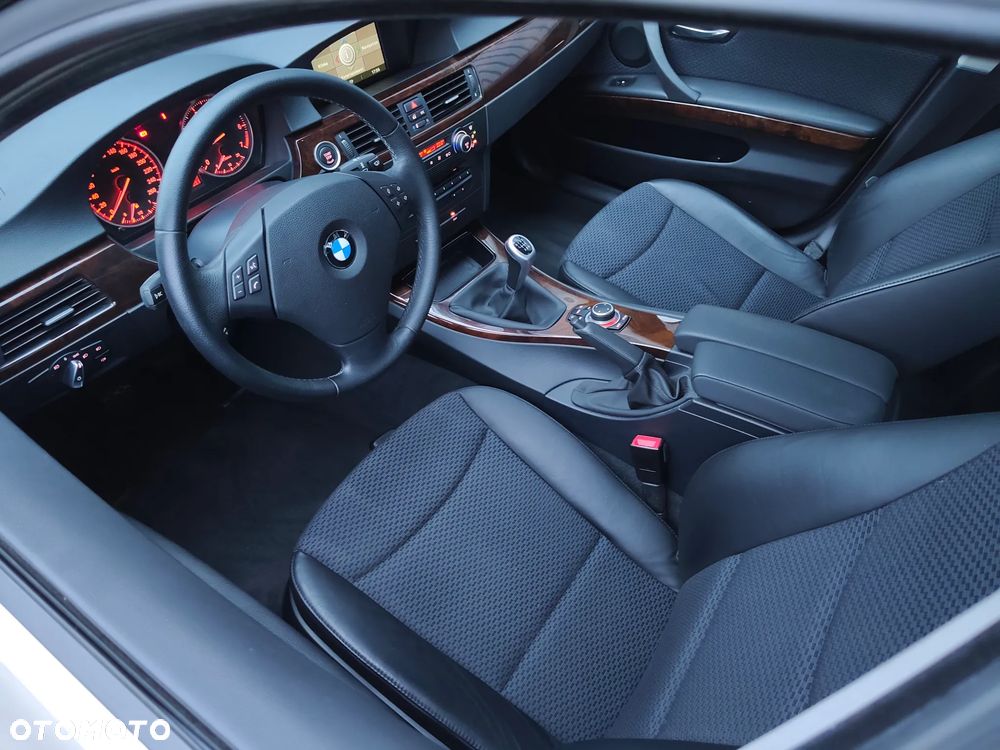 BMW Seria 3 318i Edition Exclusive - 30