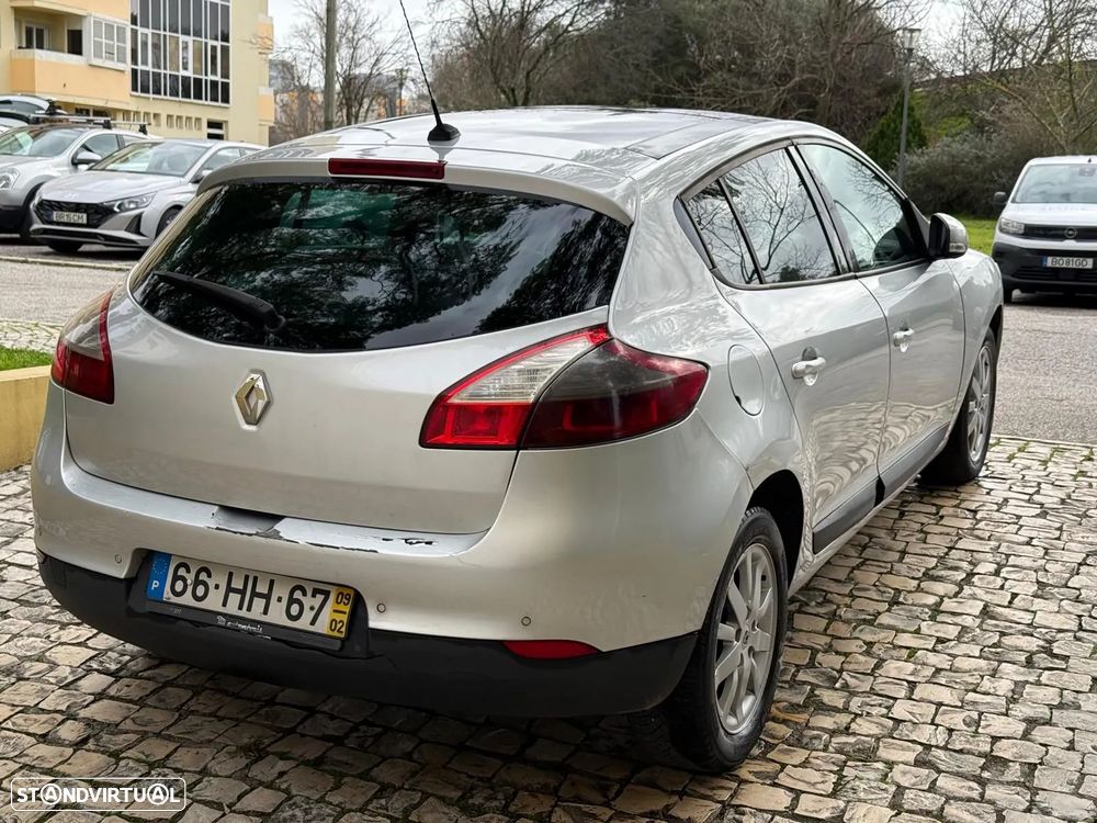 Renault Mégane 1.5 dCi Dynamique S - 4