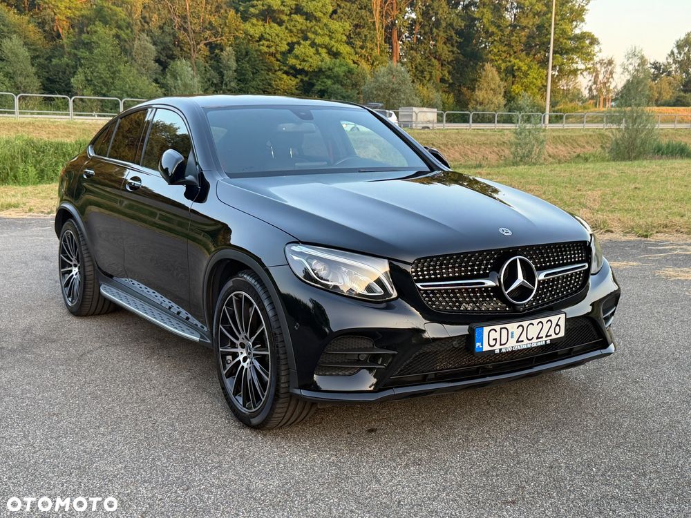 Mercedes-Benz GLC 250 4Matic 9G-TRONIC AMG Line - 11