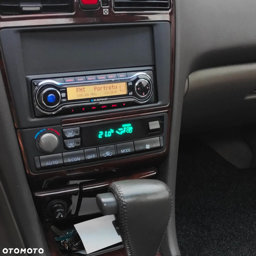 Nissan Maxima QX 3.0 - 9