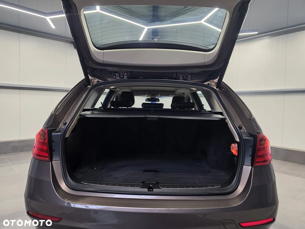BMW Seria 3 318d Modern Line - 18