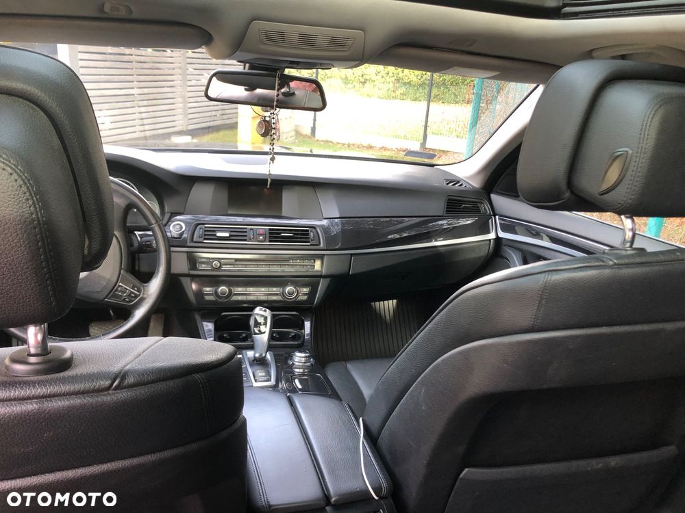 BMW Seria 5 530d xDrive - 5