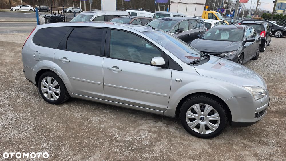 Ford Focus 1.6 Ghia - 28
